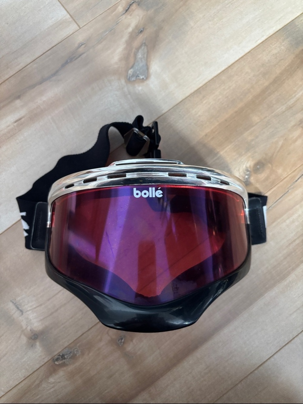 bollé Alien Ski/Snow Goggles with Purple-Red Mirrored Lens-Vintage